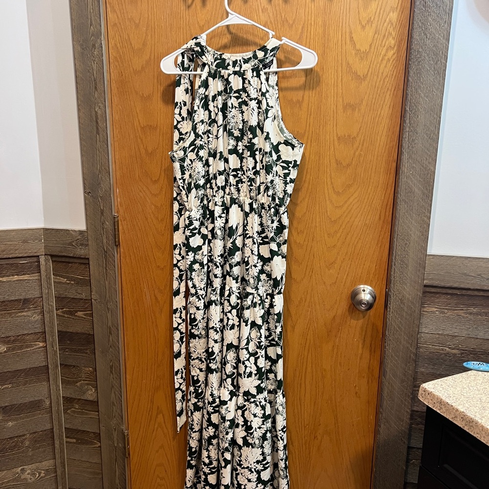 Floral Sleeveless Maxi Dress